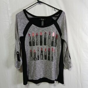 🦋 Style & Co Lipstick Print Top Black and White Petite Medium